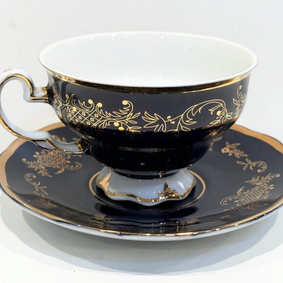Lomonosov "Echt Cobalt" Teacup and Saucer, Cobalt Blue with Fancy Gold Designs - Picture 3 of 9